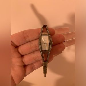 GUESS G85633L Women Silver-tone Stainless steel Crystal Watch